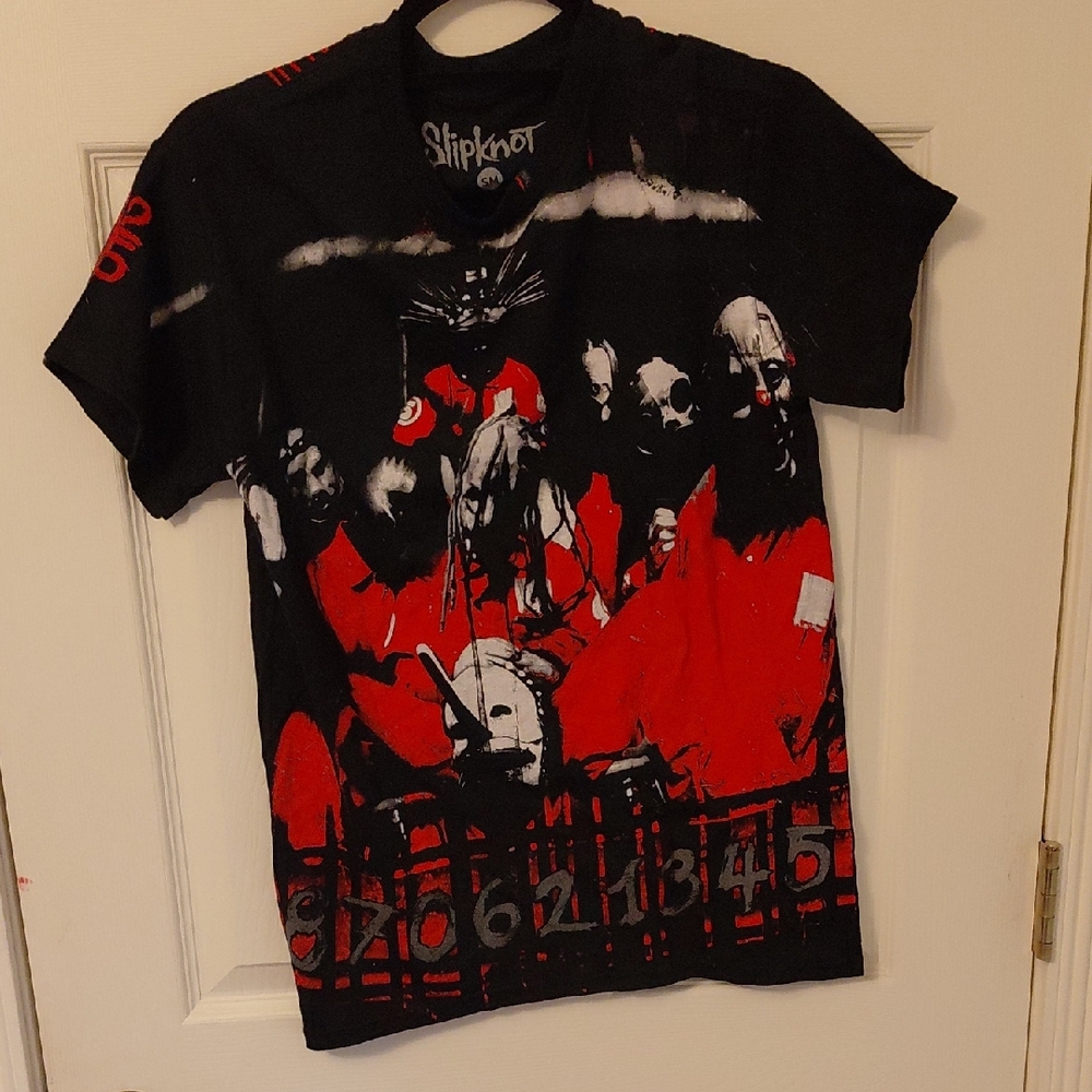 Slipknot Men's Black and Red Graphic Tee
